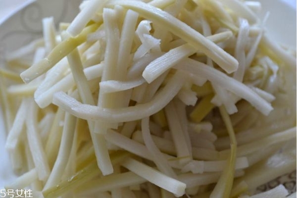 酸笋的营养价值(酸笋的营养价值及功效)