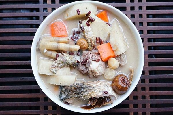 粉葛鲮鱼汤的功效和作用(粉葛鲮鱼汤的功效和作用)