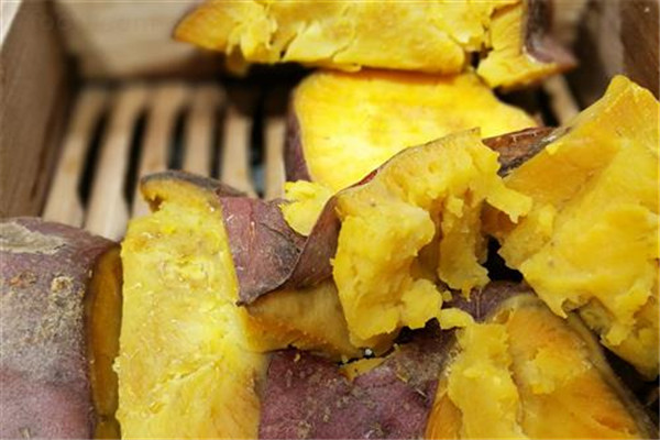 红薯的功效和作用(红薯的功效和作用及营养价值)