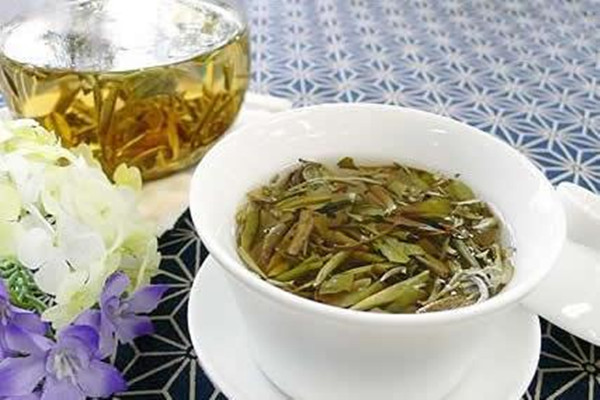 白牡丹新茶好喝吗(白牡丹新茶好喝吗)