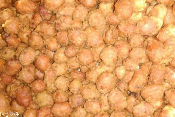 脆皮花生米(脆皮花生米的做法)