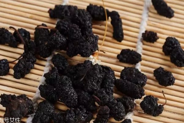 桑葚黑豆红枣糖水(桑葚黑豆红枣糖水)