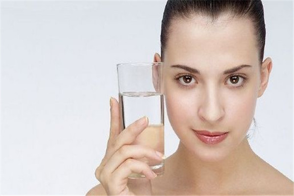 十大不良的饮水习惯(日常饮水的误区)