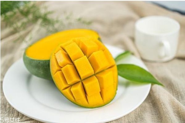 芒果的功效(芒果的功效和作用及营养价值) 芒果的功效(芒果的功效和作用及营养价值)