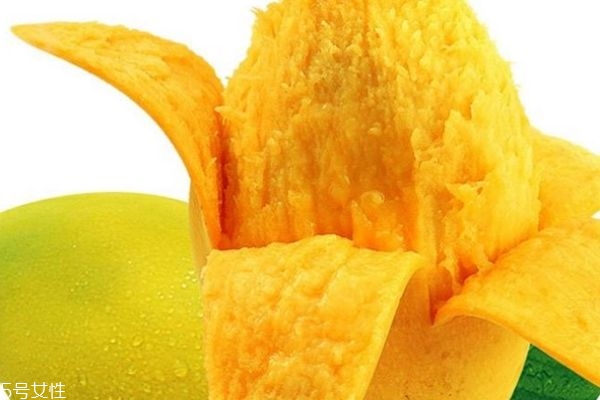 睡前吃芒果吃多少合适(睡前能吃芒果吗)