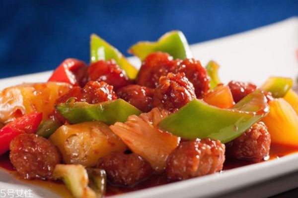 怎么看菠萝甜不甜(怎么看菠萝甜不甜)