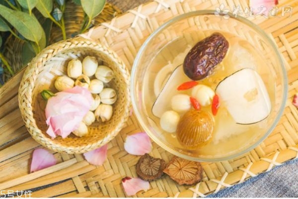 女人夏季喝什么汤最好(女人夏季喝什么汤最好)