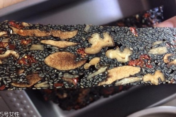 哪些人不能吃阿胶(哪些人不能吃阿胶糕)