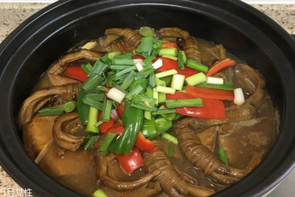 烧鸭脚包的做法及功效(红烧鸭脚包的做法图片) 烧鸭脚包的做法及功效(红烧鸭脚包的做法图片)