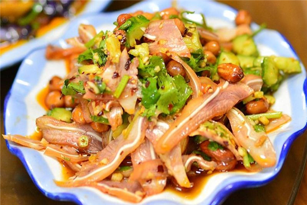 炒猪耳朵的步骤(如何炒猪耳朵) 炒猪耳朵的步骤(如何炒猪耳朵)