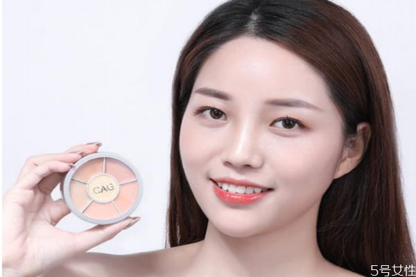 雀斑遮瑕和粉底的顺序是怎样的(用什么粉底遮雀斑最有效)