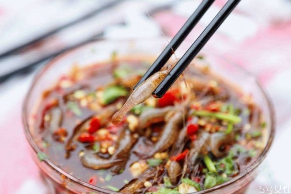 ysl哑光唇釉12怎么样(ysl哑光唇釉16号)