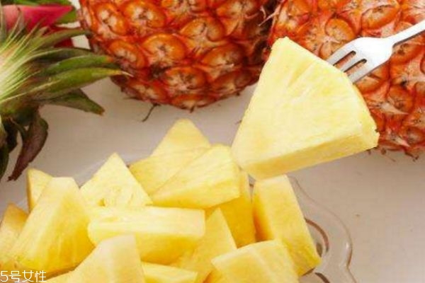 凤梨的营养和食疗价值有哪些(凤梨营养价值和功效)