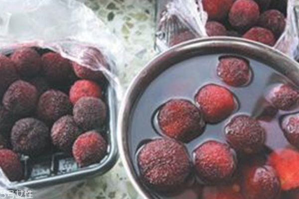 杨梅酒的功效(杨梅酒的功效和作用)