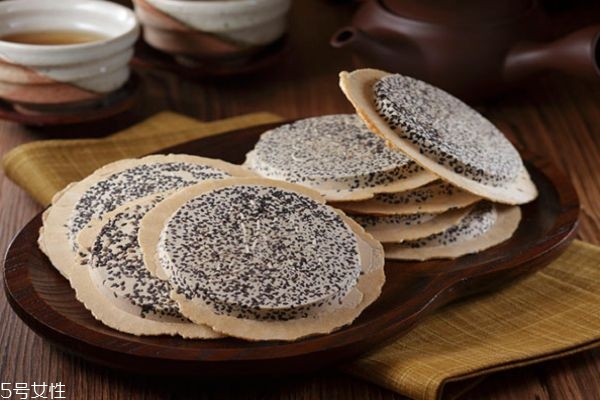 黑芝麻的功效(黑芝麻的功效和作用)