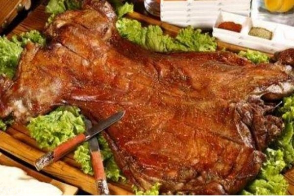 烤全羊有这么一个鲜为人知的秘密(烤全羊是什么) 烤全羊有这么一个鲜为人知的秘密(烤全羊是什么)