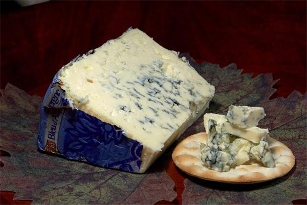 蓝纹奶酪如何挑选(蓝纹奶酪好吃吗)