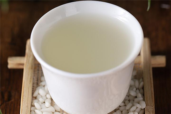 糯米酒适合什么人喝(糯米酒适合什么人喝)