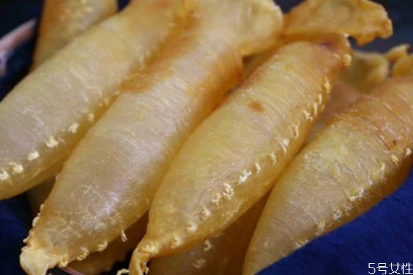 为什么老鱼胶有霉味(老鱼胶有霉味正常吗)