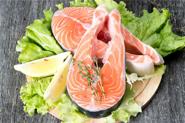 三文鱼什么人不能吃(三文鱼什么人不能吃)