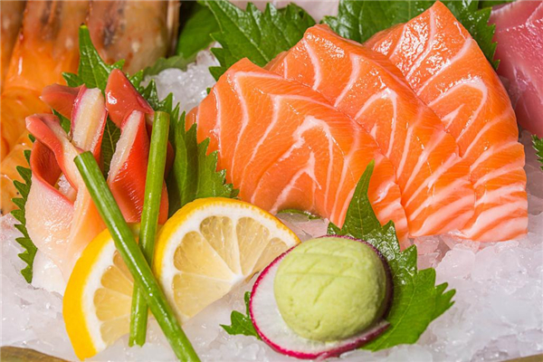 三文鱼的营养价值(三文鱼的营养价值及功效)