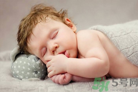 如何判断儿童需要补钙铁锌(儿童需要补充钙铁锌吗) 如何判断儿童需要补钙铁锌(儿童需要补充钙铁锌吗)