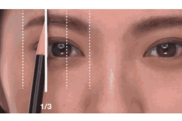 砍刀眉笔怎么用(砍刀眉笔和三角眉笔哪个好用)