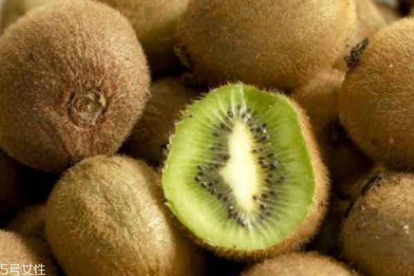 硬猕猴桃能吃吗(硬猕猴桃能吃吗?)