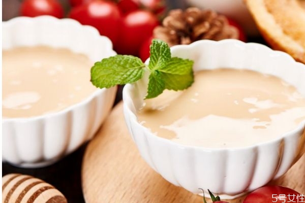 烤酸奶和酸奶的不同(烤酸奶和酸奶的区别) 烤酸奶和酸奶的不同(烤酸奶和酸奶的区别)