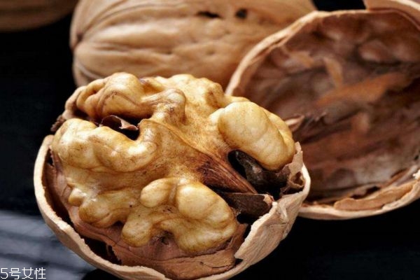 凤梨要放冰箱吗(凤梨要放冰箱吗) 凤梨要放冰箱吗(凤梨要放冰箱吗)