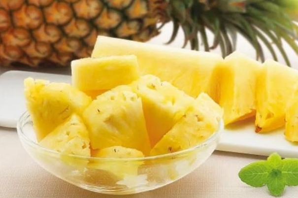 凤梨要用盐水泡吗(凤梨要用盐水泡吗,泡多久)