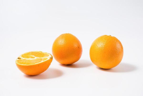 橙子加盐蒸的做法(糖炒柚子皮的制作过程)