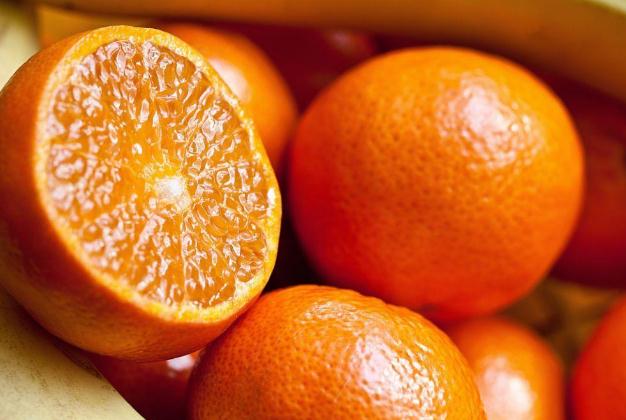 橙子有什么功效和营养(柚子的功效和吃法)