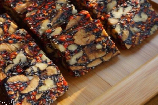 阿胶糕的主要成分(阿胶糕的主要成分是什么)