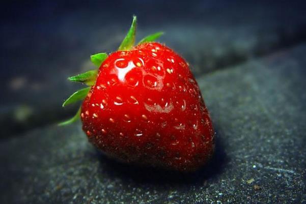 吃草莓过敏有什么症状(吃草莓过敏是什么症状)