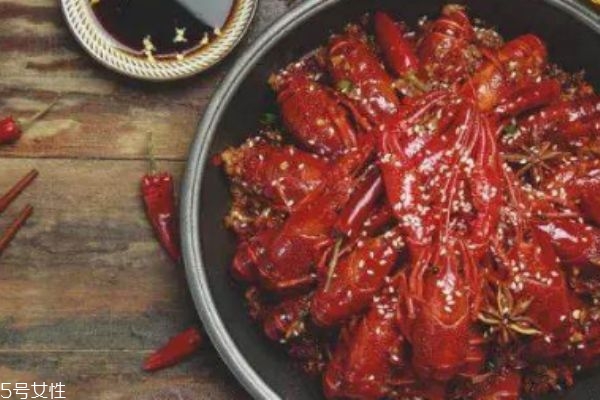 吃小龙虾的好处有哪些(吃小龙虾有什么好处)