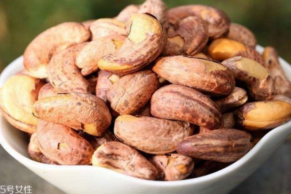 三类人不适合吃腰果(哪些人不适合吃腰果)