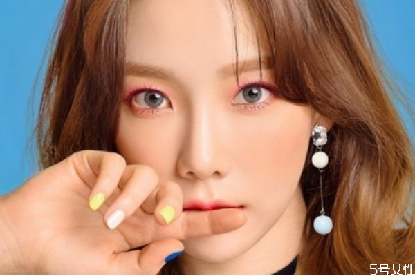 粉底液浮粉起皮怎么办(粉底液浮粉起皮怎么办)