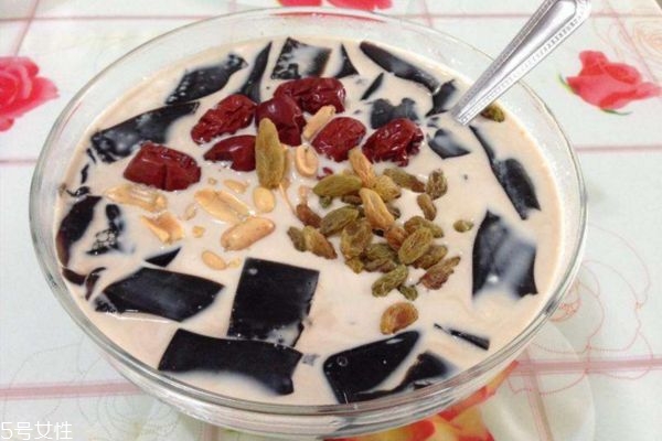 查名一猫睫毛膏(查名一猫睫毛膏怎么样)