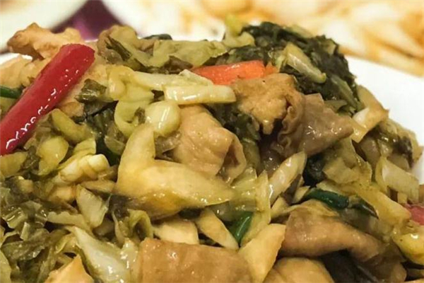 猪大肠炒酸菜的营养价值(猪大肠和酸菜怎么炒好吃)
