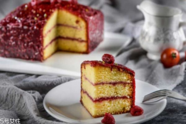 蔓越莓果酱蛋糕卷(蔓越莓戚风蛋糕)