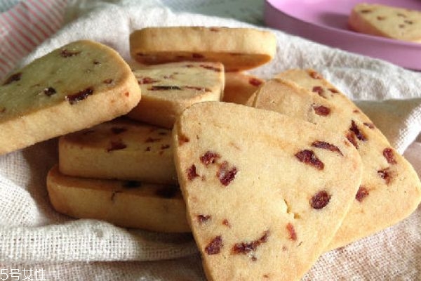 如何软化黄油(如何软化黄油(快速软化黄油的方法))