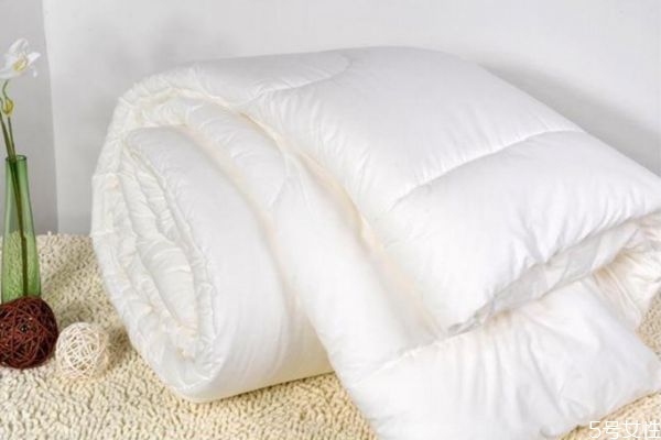冬天盖被子盖多厚比较合适(冬天盖多厚的被子合适) 冬天盖被子盖多厚比较合适(冬天盖多厚的被子合适)