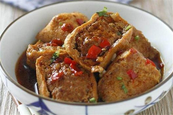 油豆腐塞肉的功效和作用(油豆腐里面塞肉叫什么)