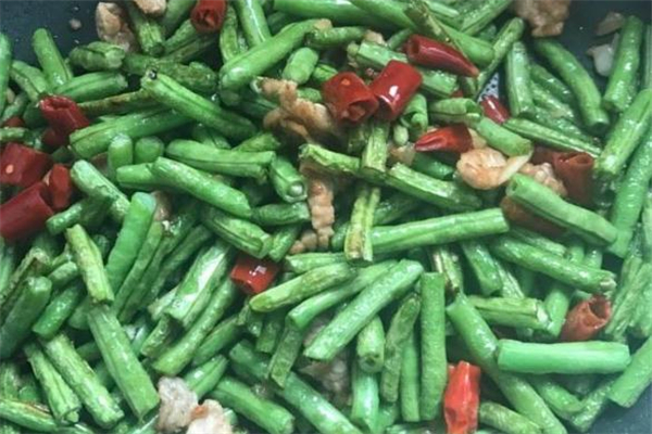 虾酱炒豆角的功效和作用(虾酱炒豆角的做法窍门)