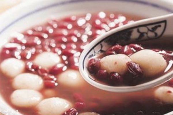 红豆的功效和作用(红豆的功效和作用禁忌)