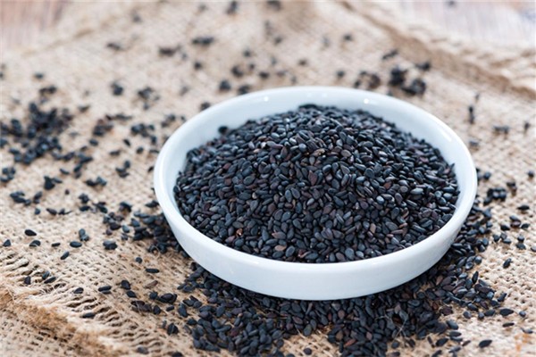 孕期吃什么对宝宝头发好(怀孕期间吃什么胎儿头发好)