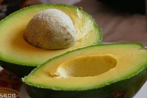牛油果的功效(牛油果的功效和作用)