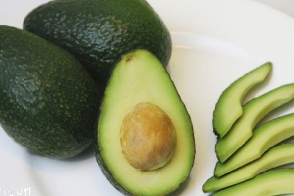 牛油果什么时候吃比较好(牛油果什么时候吃比较好)