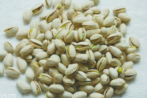 开心果的功效和作用(开心果的功效和作用禁忌) 开心果的功效和作用(开心果的功效和作用禁忌)